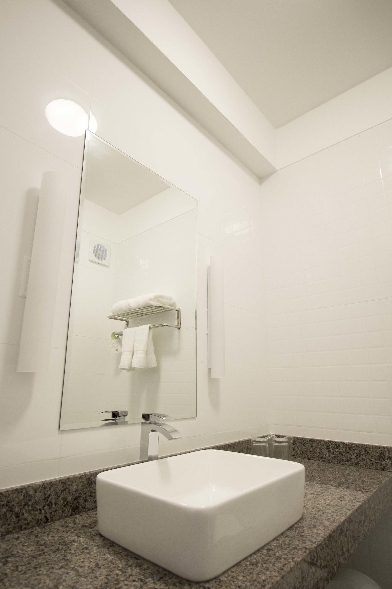 Hotel Tierra Viva Miraflores Mendiburu 3*